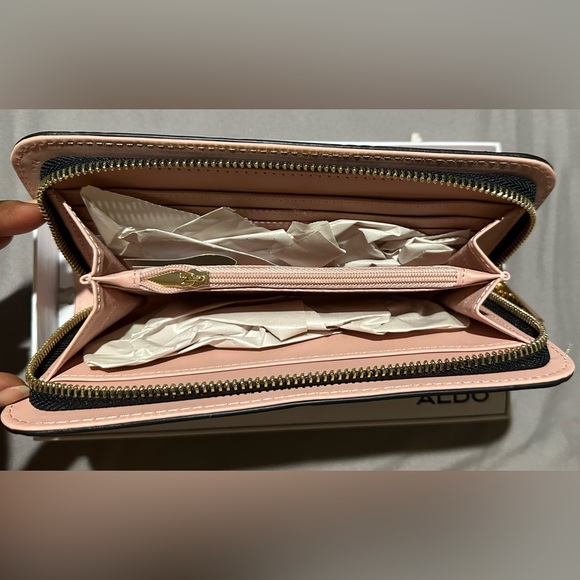(BRAND NEW!!!) Aldo wallet clutch - Picture 4 of 4